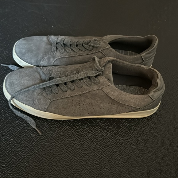 Mens Sneakers - Picture 3 of 5